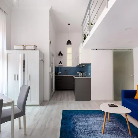 Standard By Hi5-relax With Style