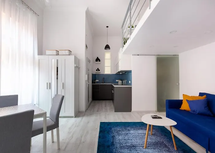 Standard By Hi5-relax With Style