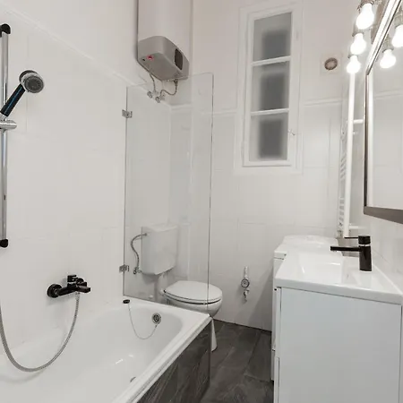 Standard By Hi5-relax With Style * Budapest